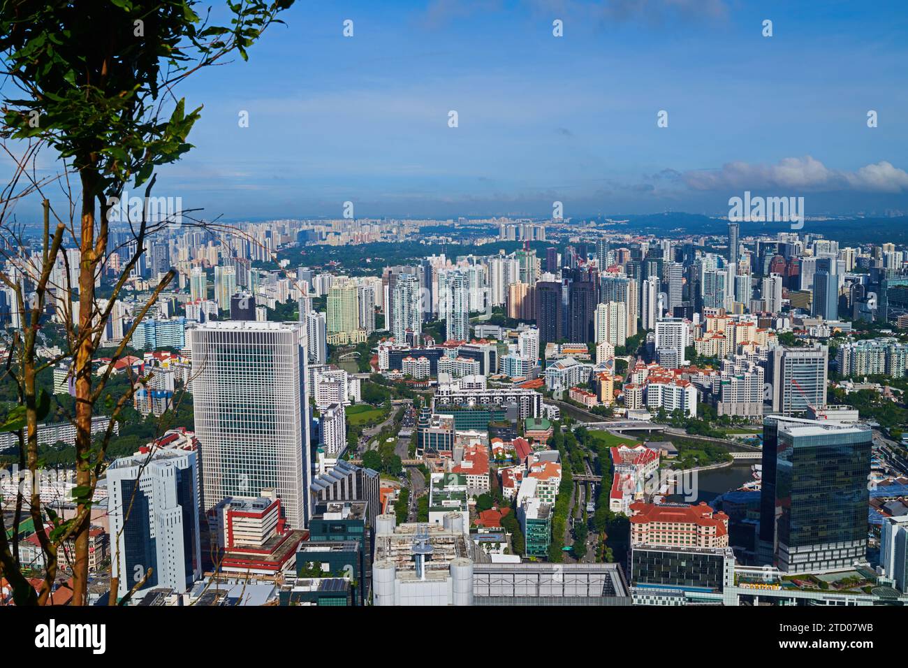 Die Skyline von Singapur mit öffentlichem Wohnhaus Stockfoto