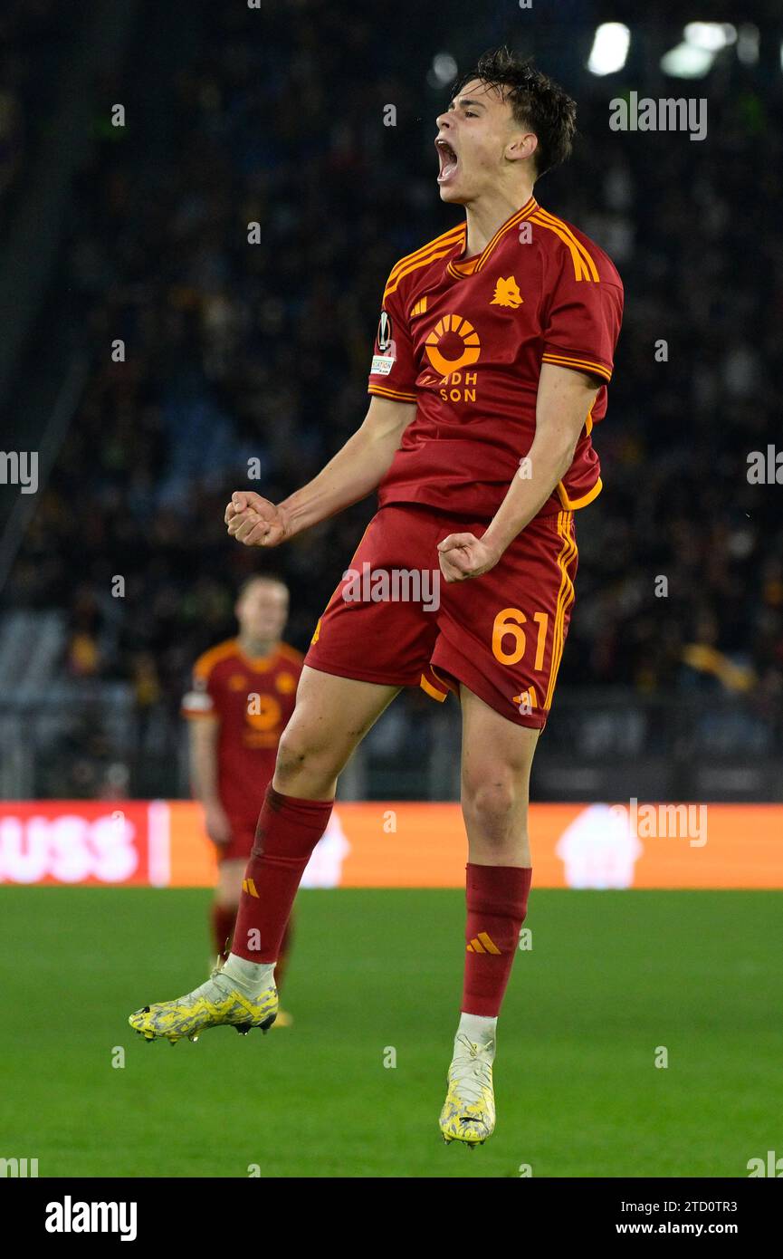 Niccolo’ Pisilli (AS Roma); feiert, nachdem er beim Fußballspiel der