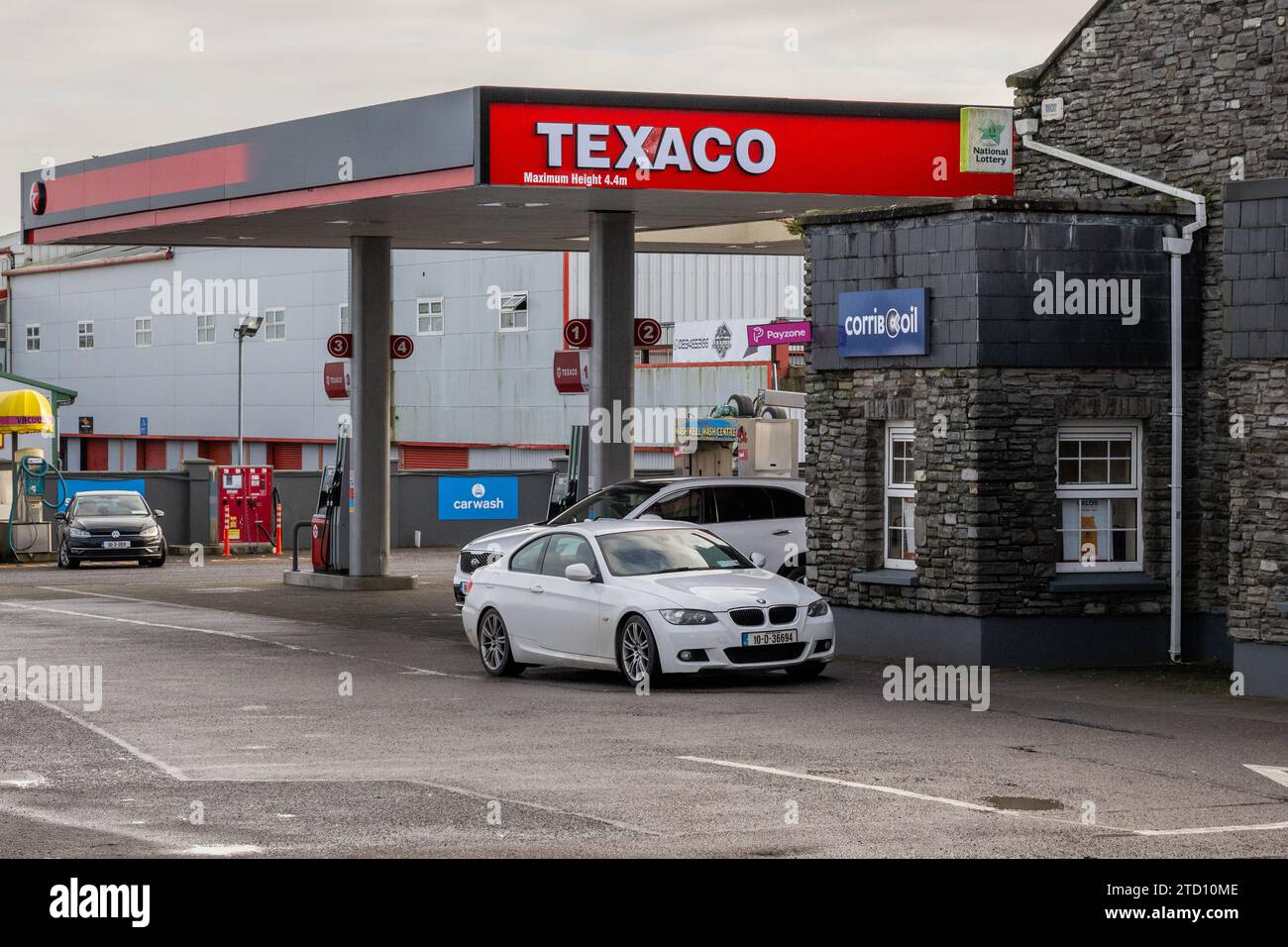 Texaco Tankstelle/Garage an der N71 in Bandon, West Cork, Irland. Stockfoto