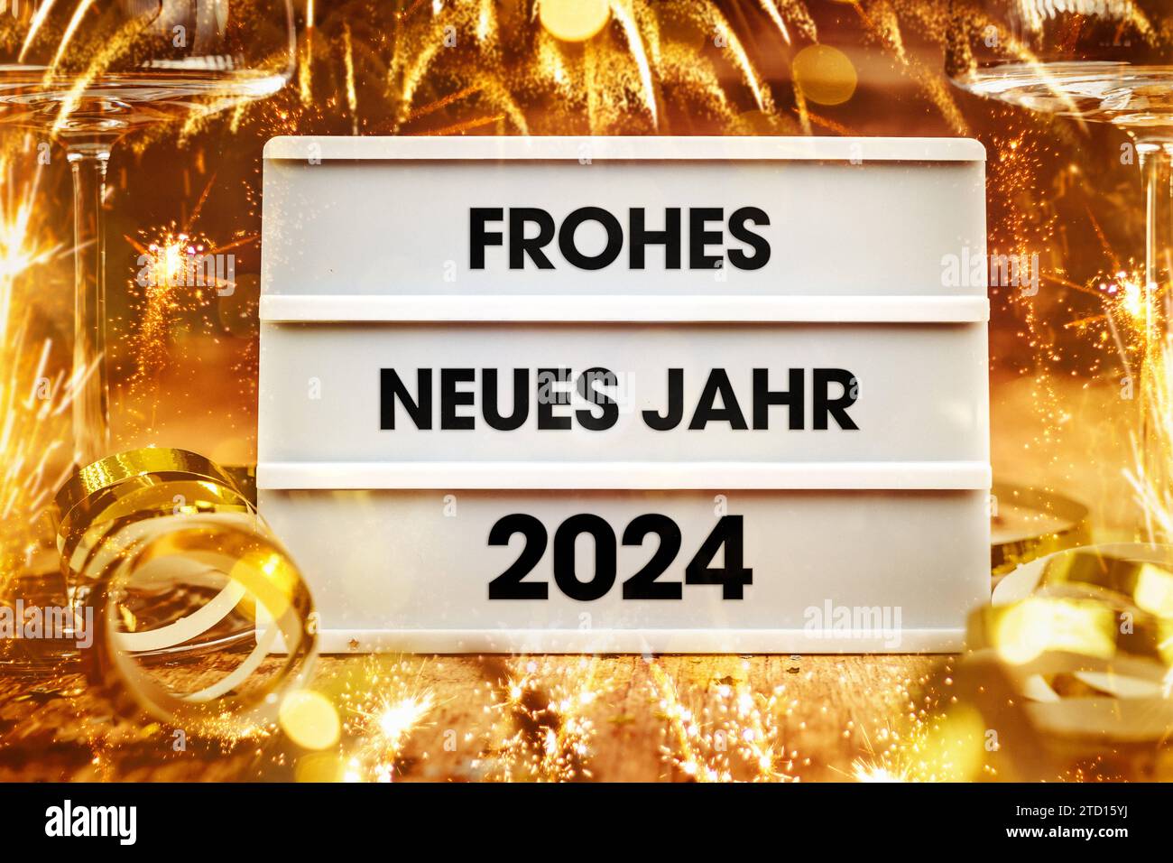 15. Dezember 2023: Happy New Year 2024 Schild auf einem Leuchtkasten 
