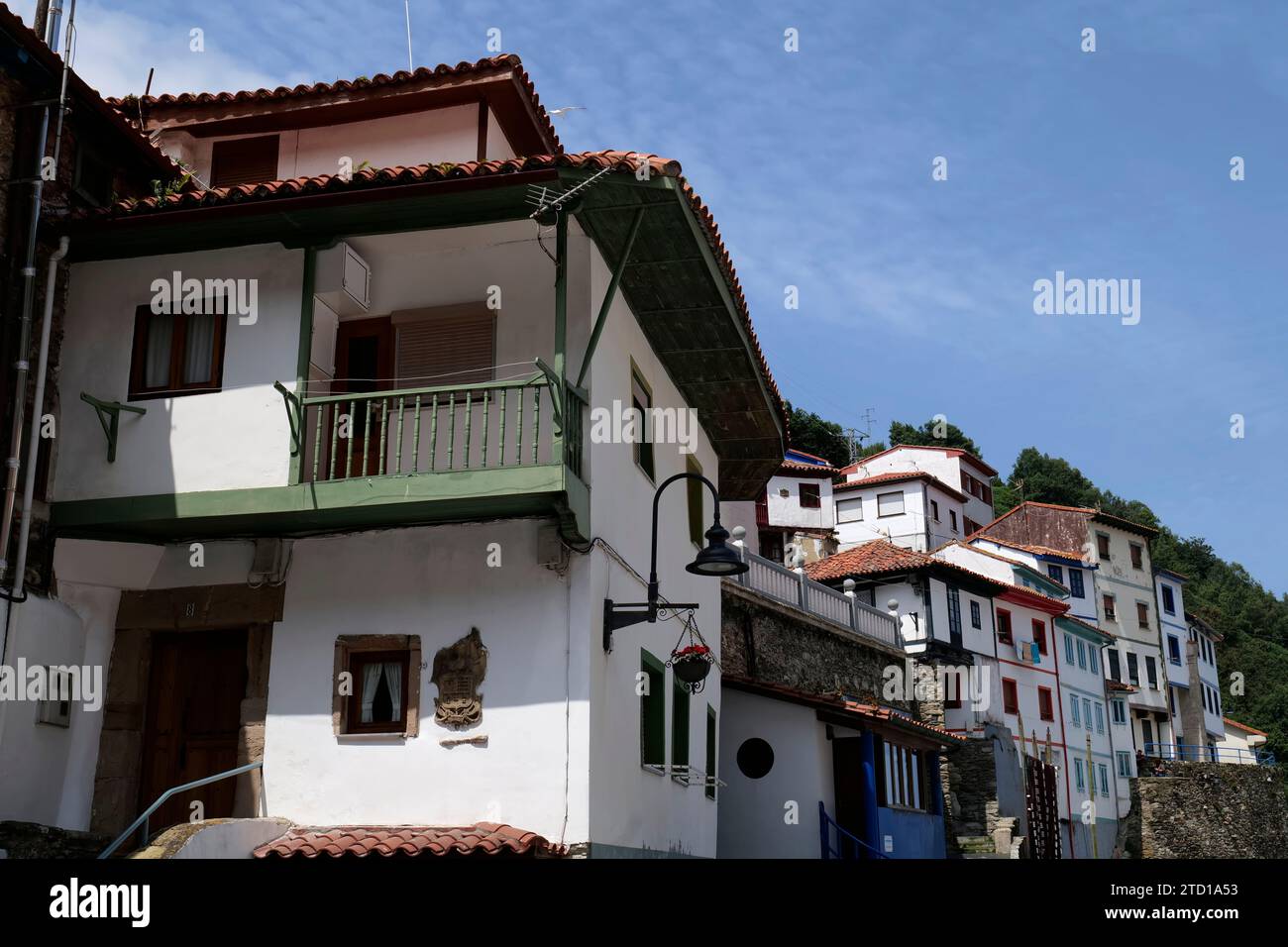 Traditionelle alte Häuser im hübschen Dorf Cudillero, Asturien, Spanien, Europa Stockfoto