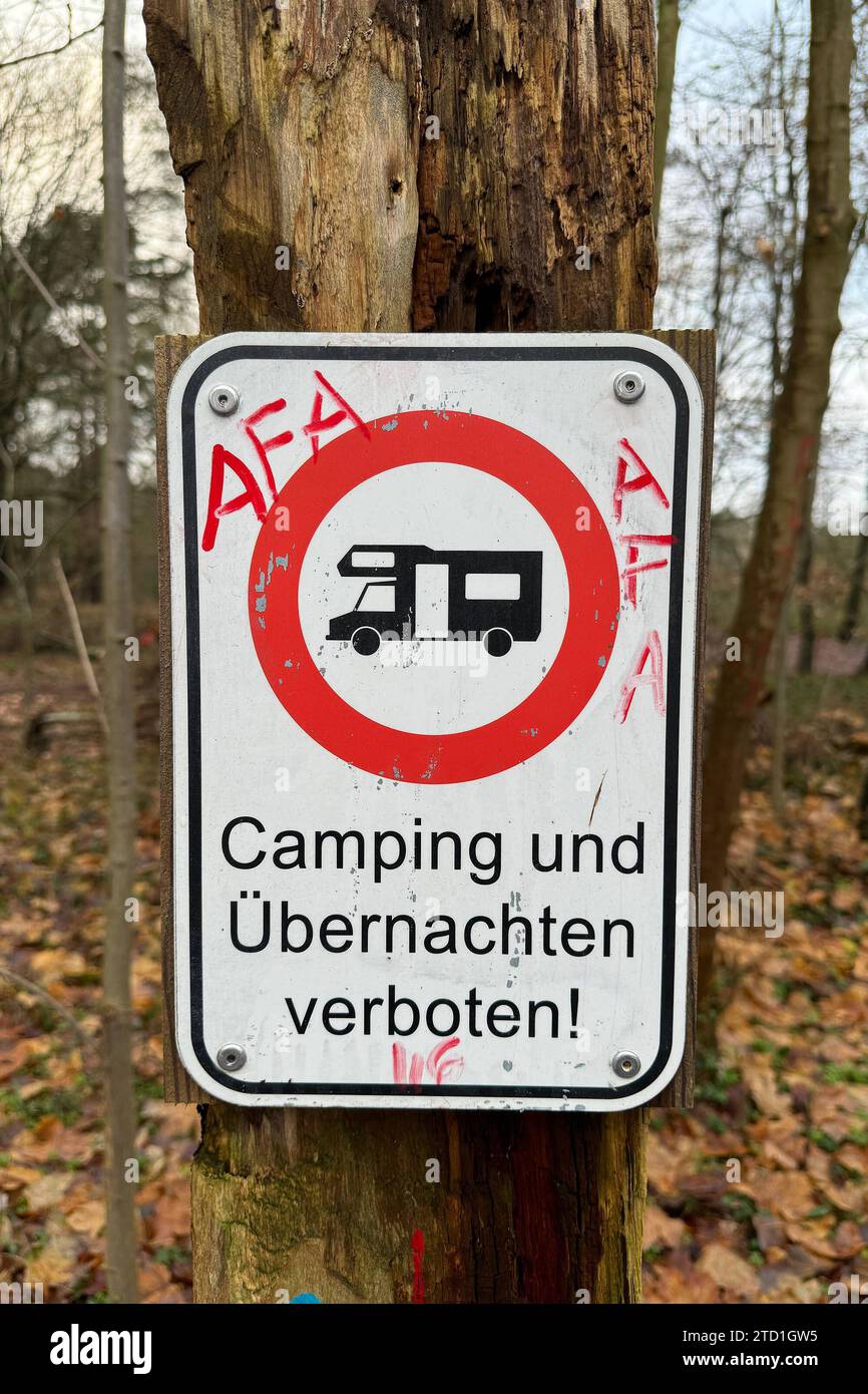 Camping und parken verboten -Fotos und -Bildmaterial in hoher Auflösung –  Alamy