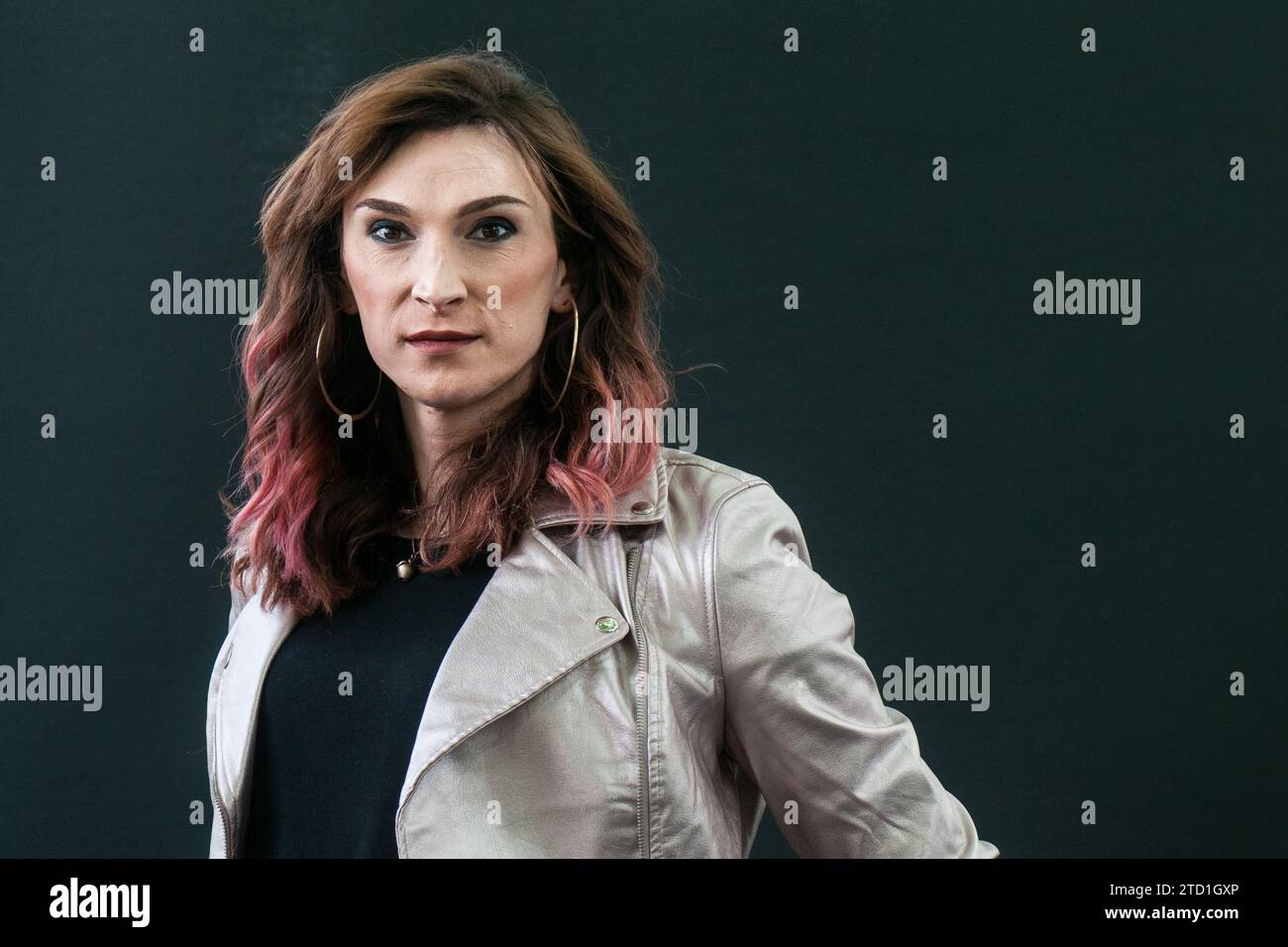 Britische Autor für junge Erwachsene Belletristik und Sachbuch auf LGBT-Fragen Juno Dawson besucht einen Fotoauftrag während des Edinburgh International Book Festival Stockfoto