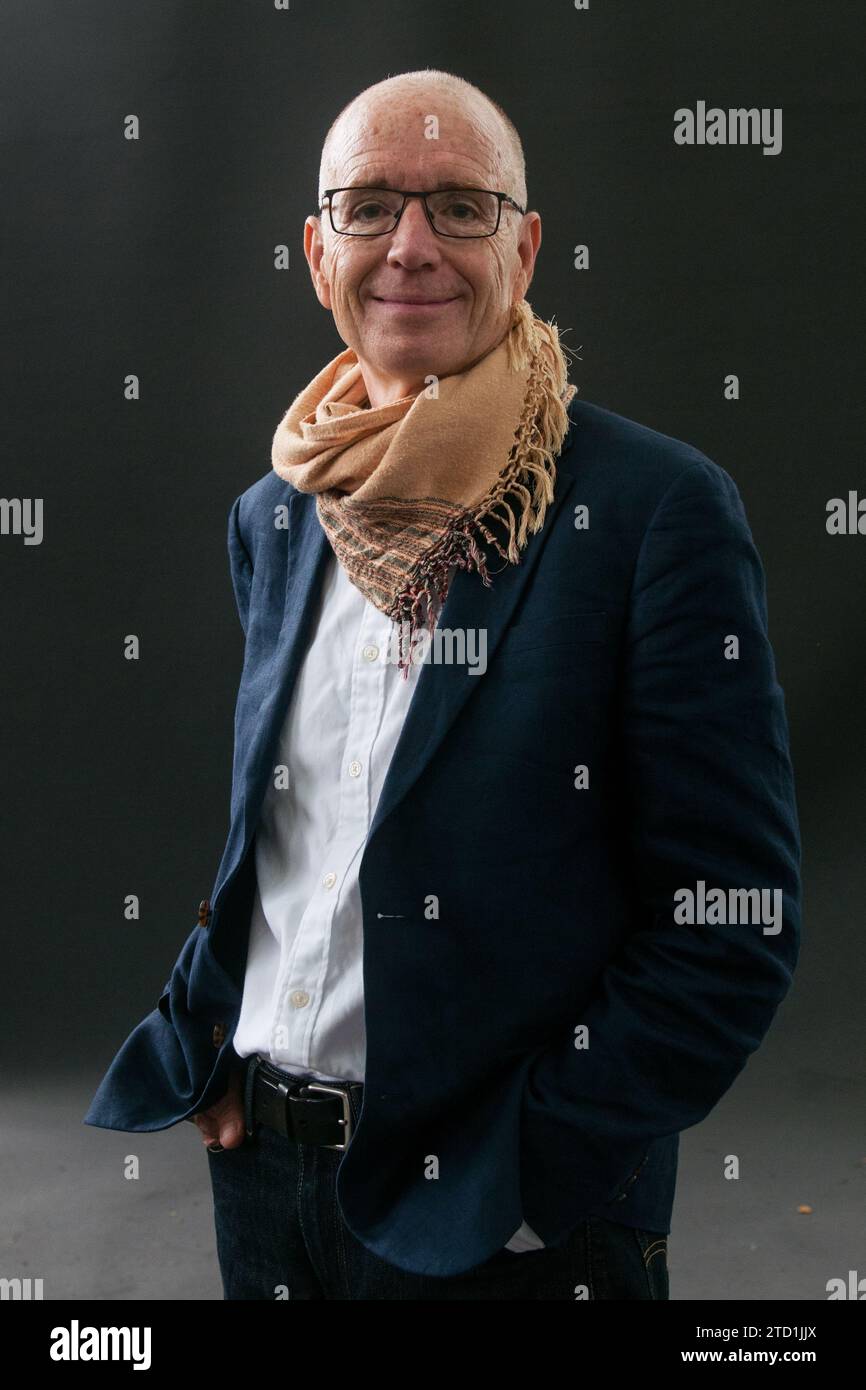 Der britisch-kanadische Historiker und Reiseautor Rory MacLean nimmt an einem Fotobesuch während des Edinburgh International Book Festivals am August 2017 in Edin Teil Stockfoto