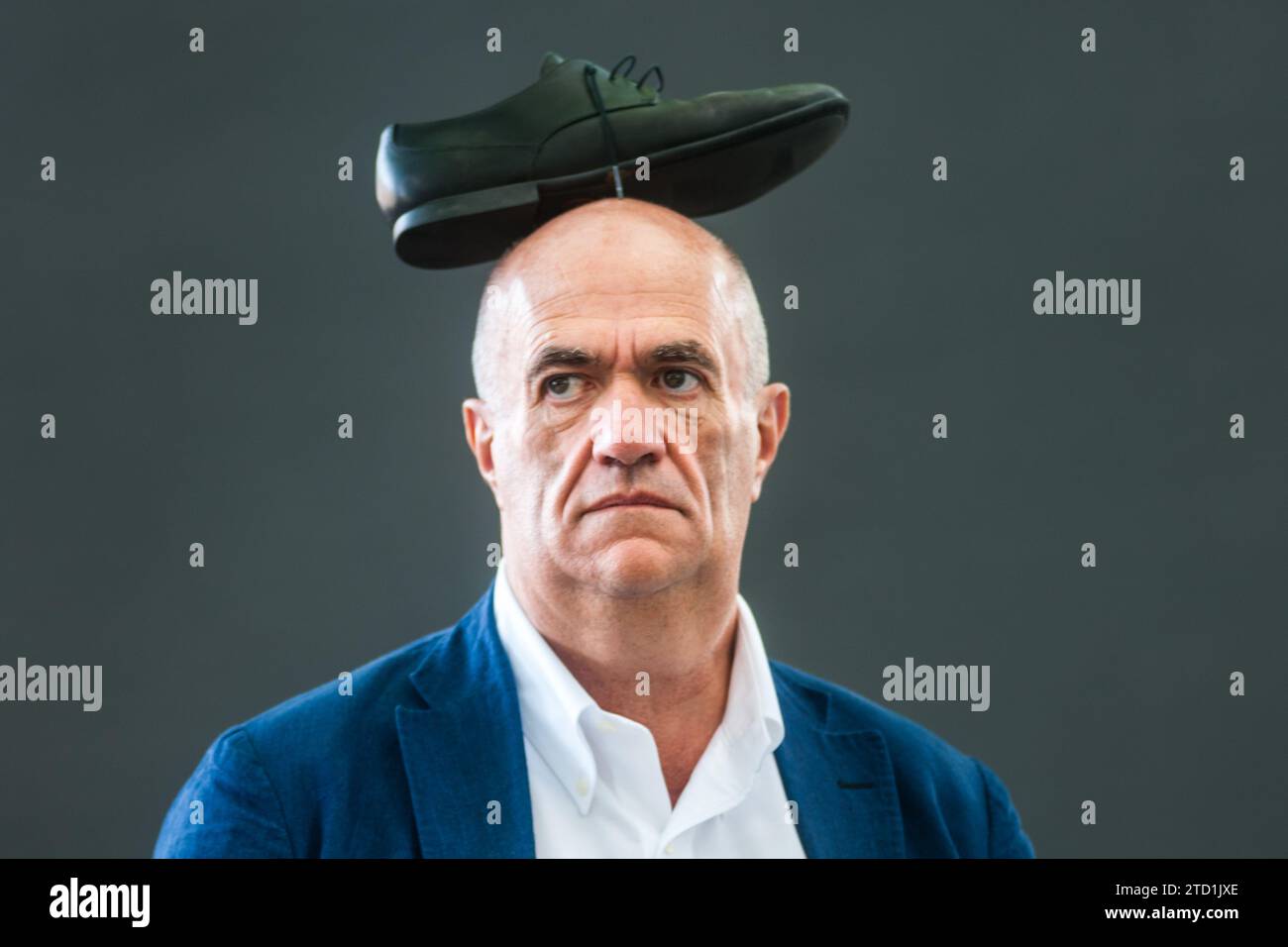 Irischer Schriftsteller, Kurzgeschichten-Autor, Essayist, Dramatiker, Journalist, der Kritiker und Dichter Colm Toibin nimmt an einem Fotogespräch während der Edinburgh Internation Teil Stockfoto