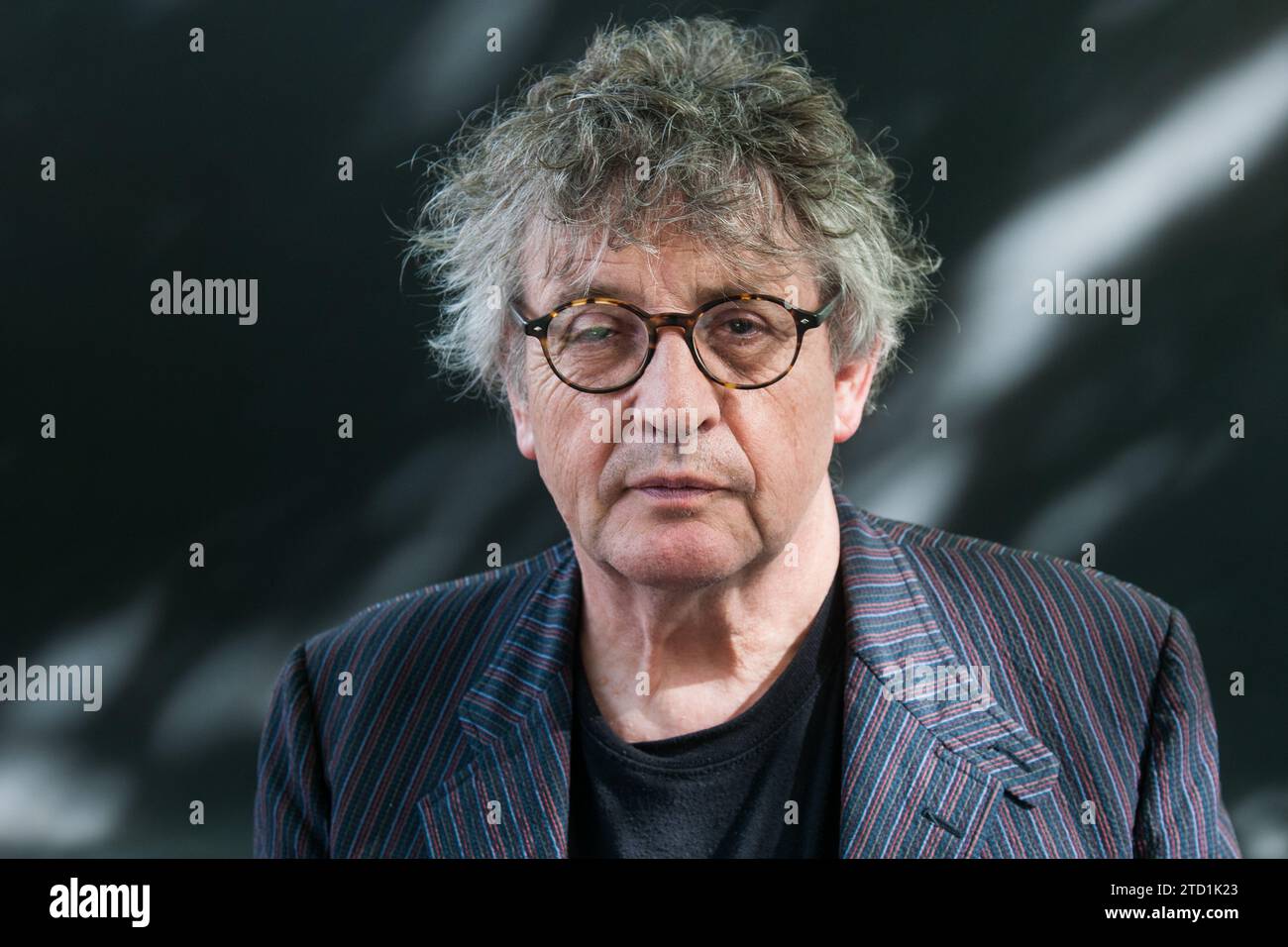 Der irische Dichter Paul Muldoon nimmt an einem Fotogespräch während des Edinburgh International Book Festival am August 2017 in Edinburgh Teil. Stockfoto