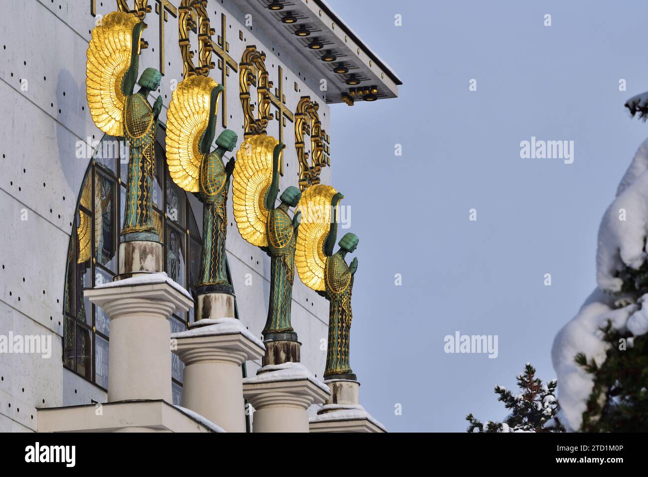 Erstaunliche Jugendstilkirche von Otto von Wagner in Wien, Österreich im Winter, Detail Stockfoto