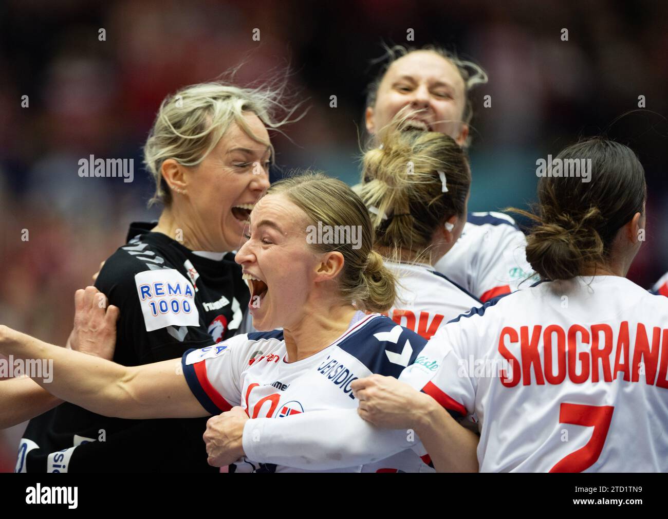 Herning, Dänemark, 15. Dezember 2023: Players of Norway feiern nach dem Gewinn des Halbfinalspiels der IHF Womens World Championship 2023 zwischen Dänemark und Norwegen in der Jyske Bank Boxen in Herning, Dänemark (Ane Frosaker / SPP) Stockfoto