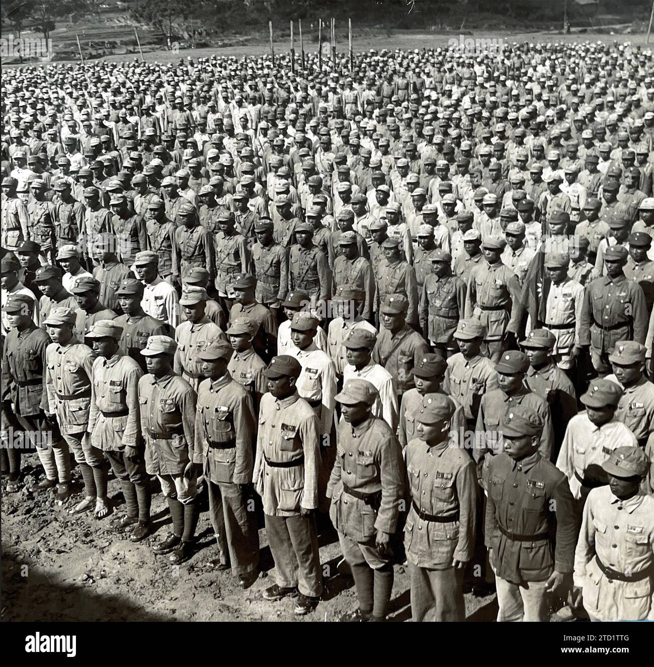 CHINESISCH-JAPANISCHER KRIEG 1937-1945 chinesische Soldaten um 1943. Einige in der Mitte rechts tragen Medaillen. Stockfoto