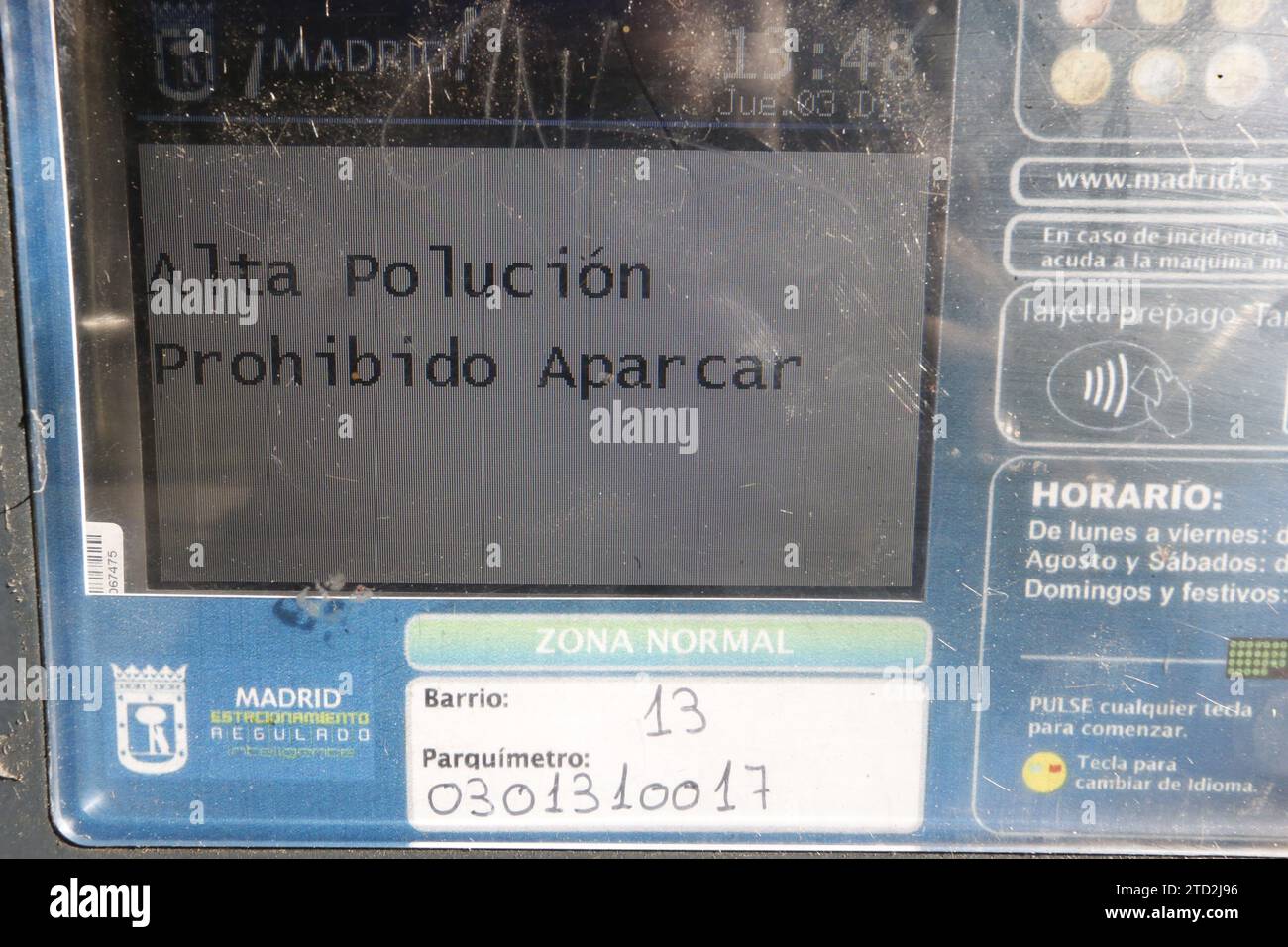 Madrid, 12.02.2015. Beschränkungen des Parkens im SER-Gebiet von Madrid für nicht in der Hauptstadt ansässige Kraftfahrzeuge nach Anwendung der zweiten Phase des Plans zur Bekämpfung der Umweltverschmutzung. Foto: Jaime García ARCHCD. Quelle: Album / Archivo ABC / Jaime García Stockfoto