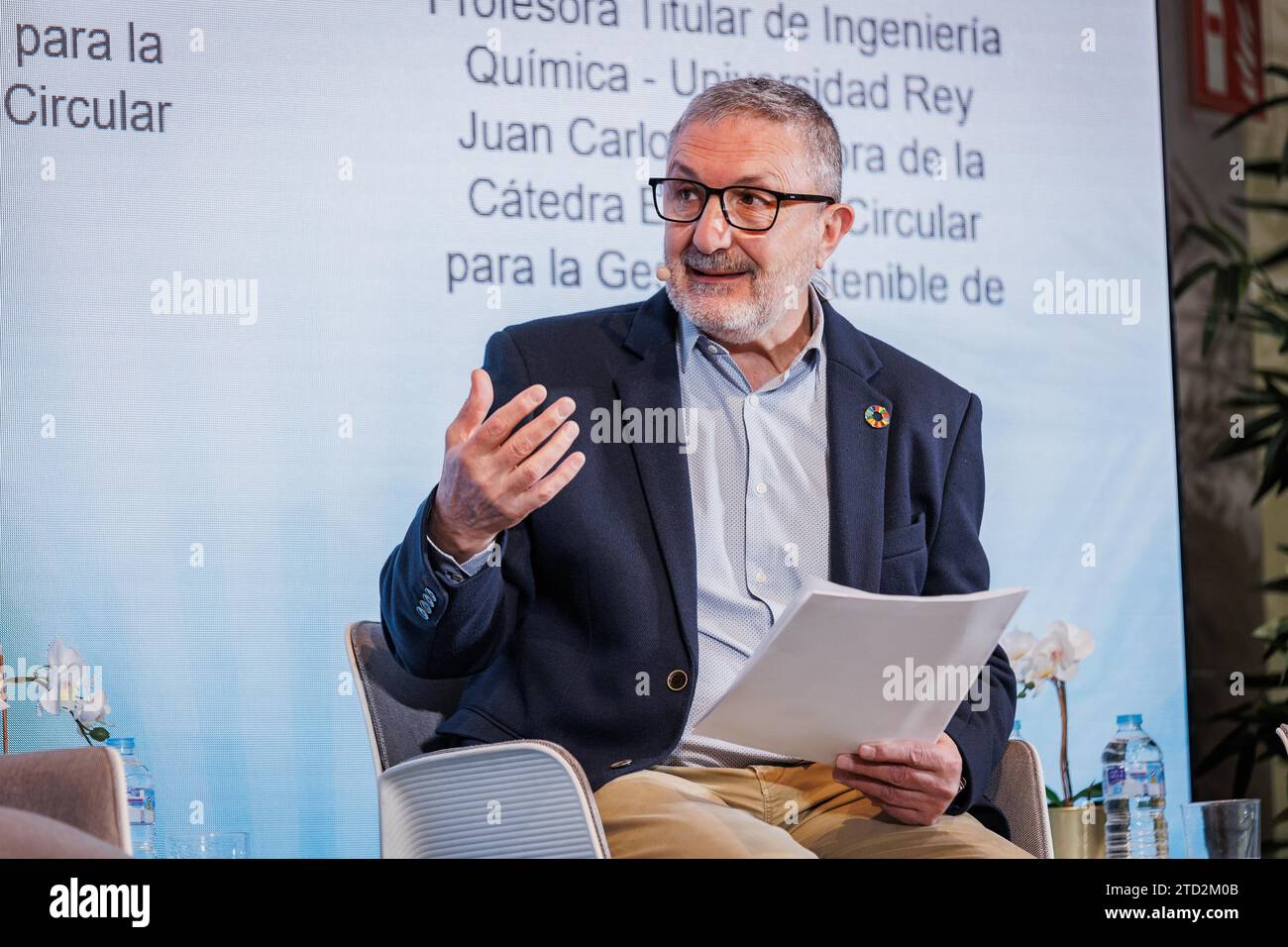 Madrid, 28.04.2023. ABC Sustainable Economy Forum: "Kreislaufwirtschaft der Abfälle", moderiert von Yolanda Gómez, stellvertretender Direktor von ABC; Borja Carabante, Delegierte des Regierungsbereichs Umwelt und Mobilität der Stadt Madrid; Félix González Yagüe, Mitglied des Verwaltungsausschusses des Baugeschäfts VON ACCIONA; Manuel Guerrero Pérez, Exekutivdirektor der Stiftung für die Kreislaufwirtschaft, und Jovita Moreno, Professor für Chemieingenieurwesen an der Rey Juan Carlos University. Foto: Tania Sieira. ARCHDC. Quelle: Album / Archivo ABC / Tania Sieira Stockfoto