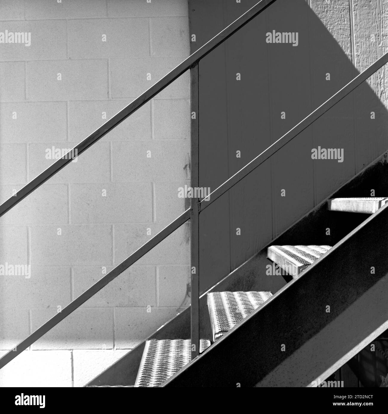 HB47013-00....SOUTH DAKOTA - Stufen und Schatten in der Stadt Wall. Hasselblad 500c/m Kamera mit Ilford FP4 Plus Film. Stockfoto