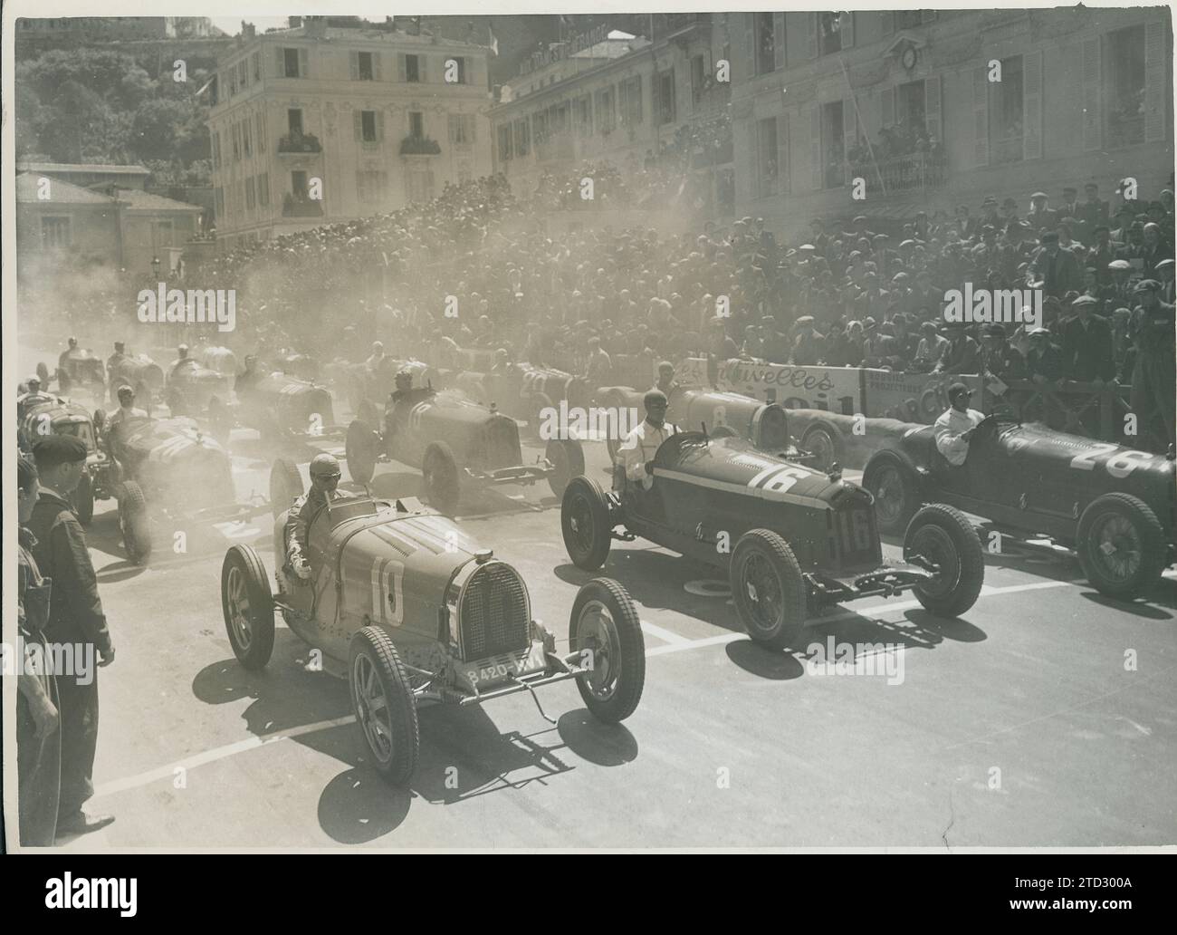 Monaco, 23.04.1933. Großer Preis Von Monaco. Moment des Starts mit den Fahrern, von links nach rechts, Achille Varzi, Louis Chiron und Baconin Borzacchini. Quelle: Album/Archivo ABC Stockfoto