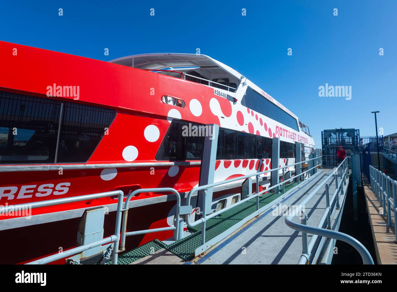Blick auf die Rottnest Express Ferry an einem sonnigen Tag, Fremantle, in der Nähe von Perth, Western Australia, Australien Stockfoto