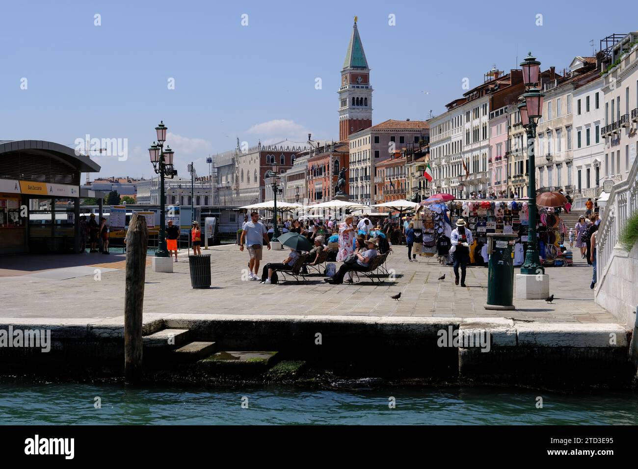 Venedig Italien - Monumentale Uferpromenade Riva degli Schiavoni Stockfoto