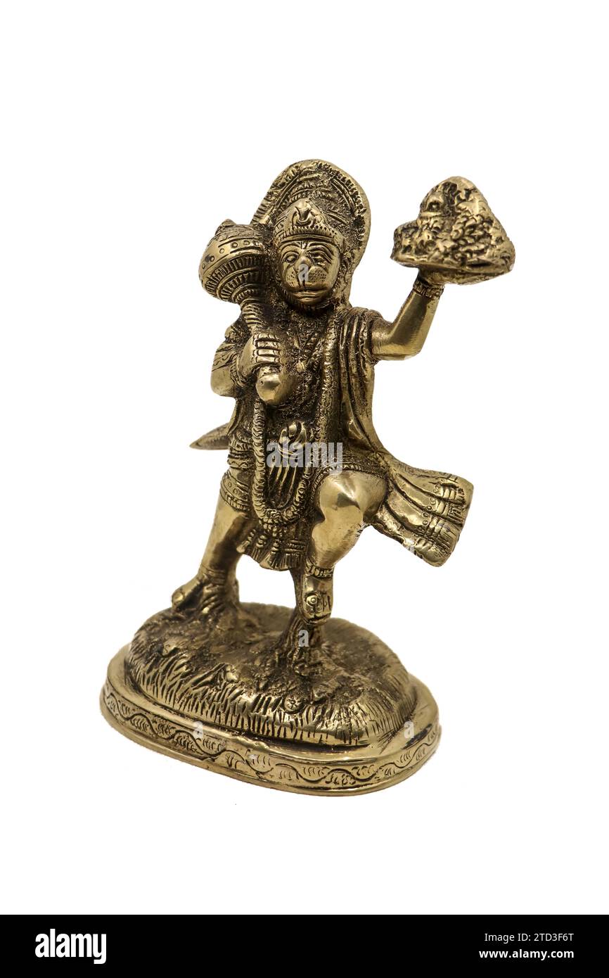 Antike handgefertigte Statue des Herrn hanuman, der einen Berg nach der hinduistischen Schrift ramayan trägt, isoliert auf weißem Hintergrund Stockfoto