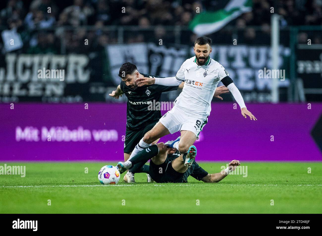 ZWEIKAMPF Anthony Jung (SV Werder Bremen, #3), Franck Honorat (Borussia ...