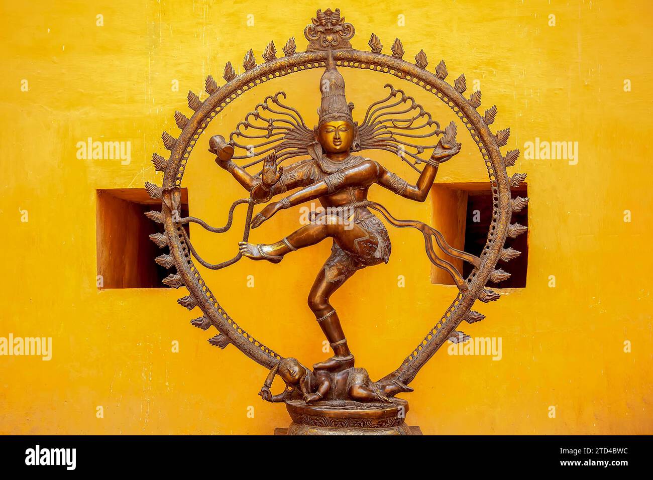Statue der hinduistischen Göttin Kali. Die hinduistische Göttin Kali ist der ultimative Ausdruck der Natur, sowohl zerstörerisch als auch wohlwollend Stockfoto