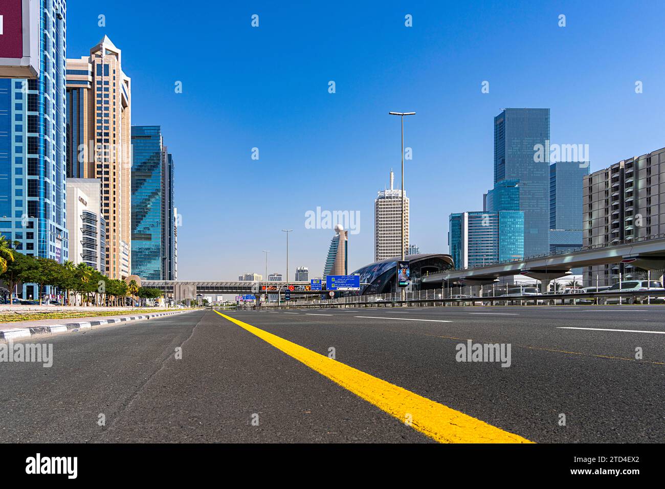 Vollständige Schließung der Sheik Zayed Road in Richtung Abu Dhabi, Weltklimakonferenz COP28, Dubai, Vereinigte Arabische Emirate Stockfoto