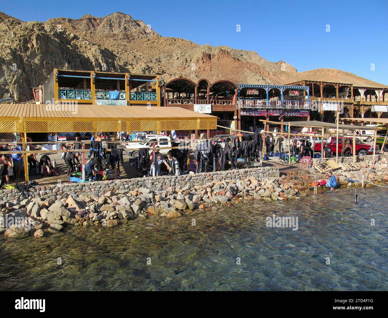 Restaurants am Tauchplatz Blue Hole, Golf von Aqaba, Rotes Meer, Dahab, Sinai, Ägypten Stockfoto