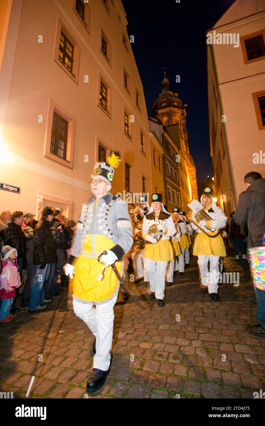 Bergparade auf dem Weihnachtsmarkt in Pirna Pirna ist eine große Kreisstadt und Verwaltungszentrum des Landkreises Sachsen Stockfoto