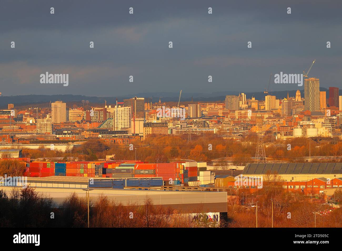 Ein Blick auf das Stadtzentrum von Leeds aus einer Entfernung von 5 Meilen entfernt. Stockfoto