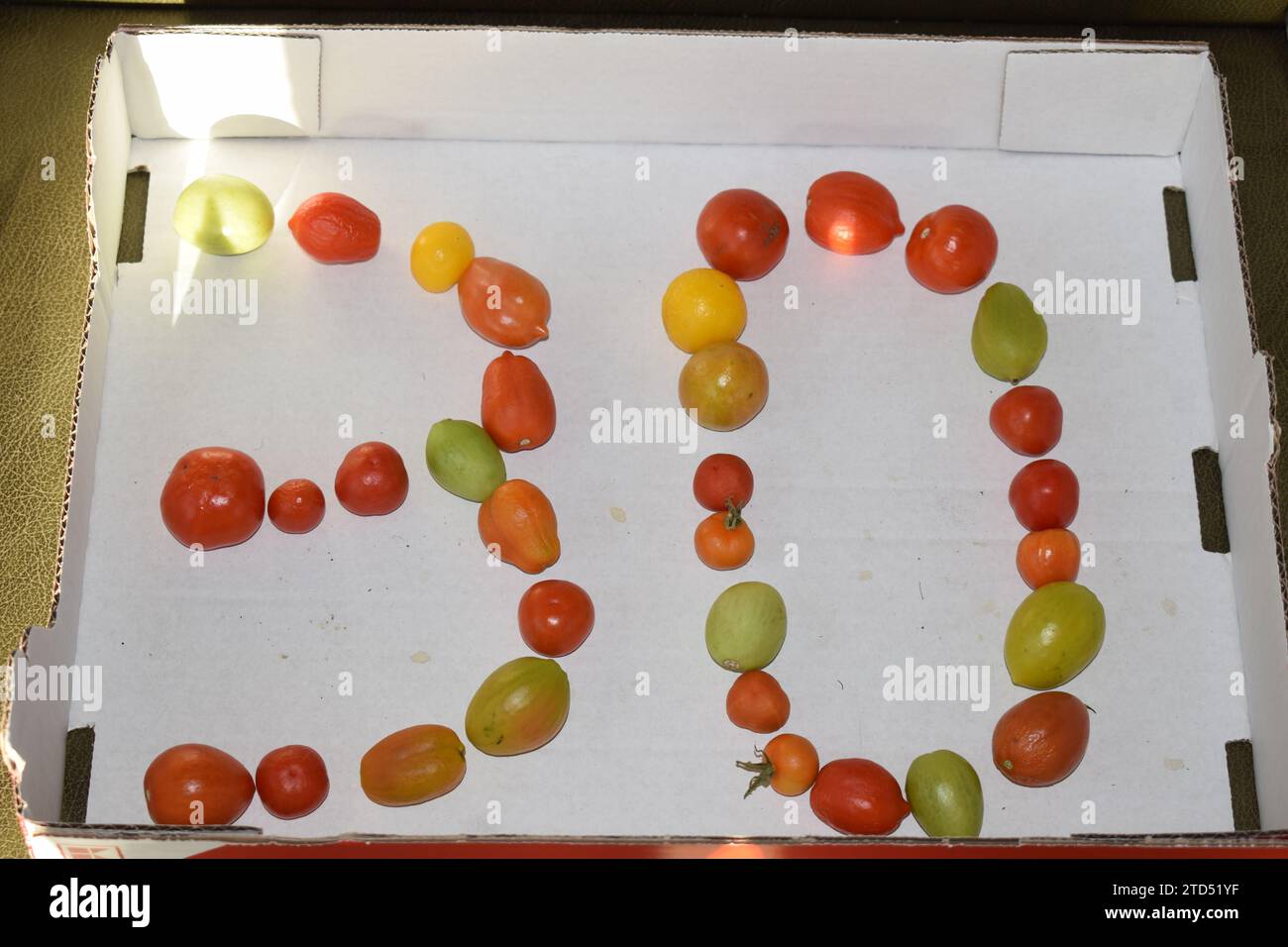 Nummer 30 aus Tomaten Stockfoto