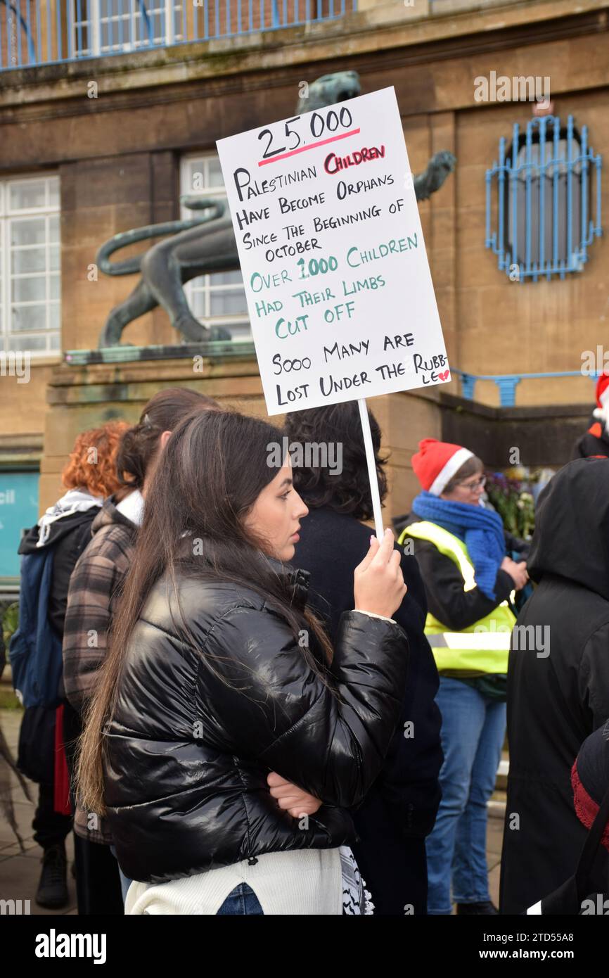 Nationaler Aktionstag für Palästina. Protest in Norwich, Großbritannien, gegen die anhaltende Bombardierung des Gazastreifens durch Israel. 16. Dezember 2023 Stockfoto