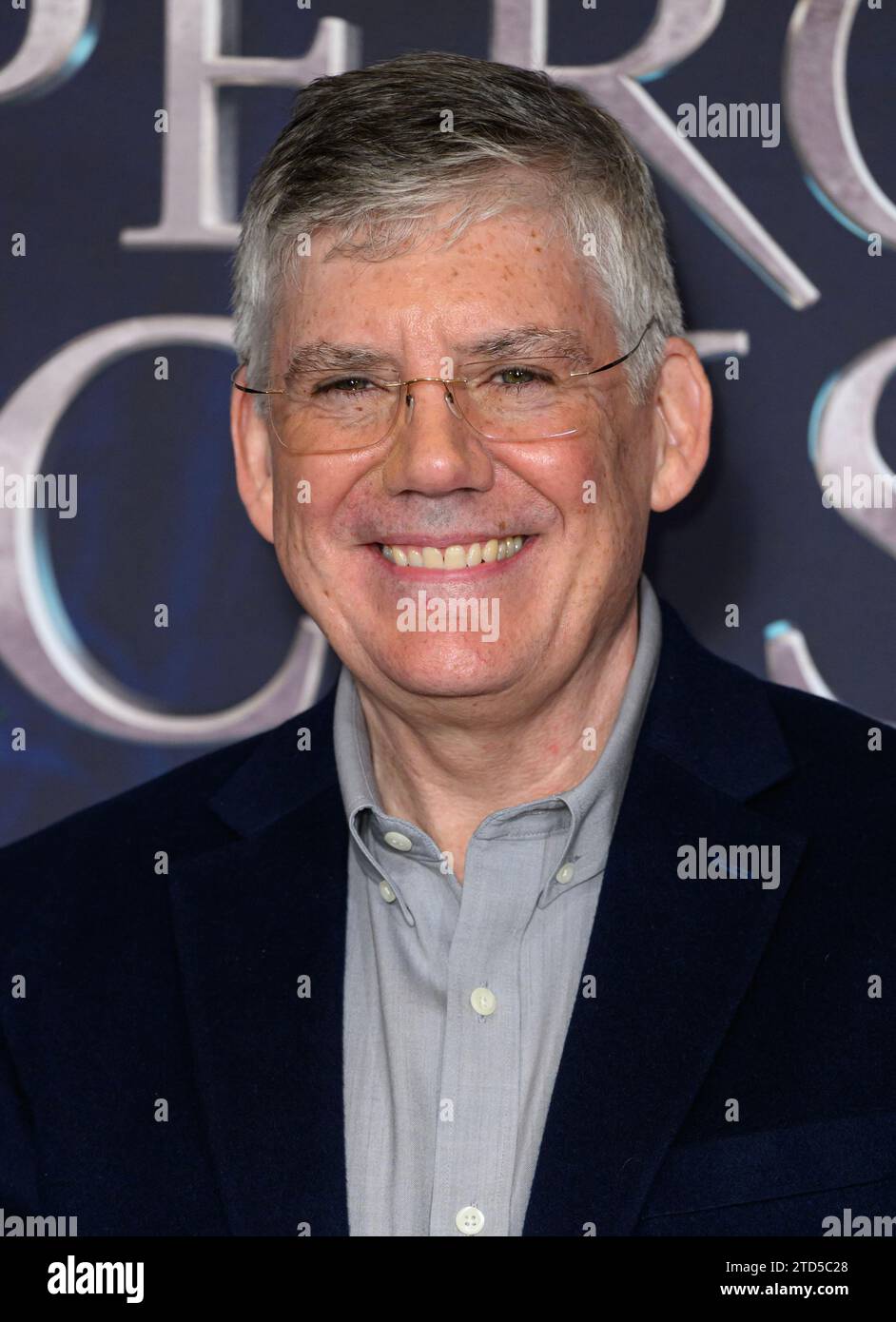 Dezember 2023, London, Großbritannien. Rick Riordan kommt bei der britischen Premiere von Percy Jackson und den Olympians, Odeon LUXE, London. Quelle: Doug Peters/EMPICS/Alamy Live News Stockfoto