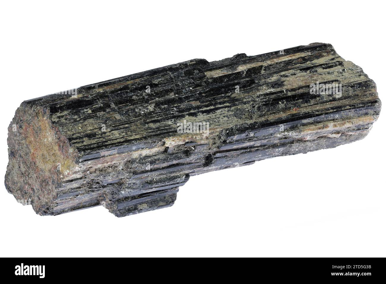 Schwarzes Turmalin aus Brasilien, isoliert auf weißem Hintergrund Stockfoto