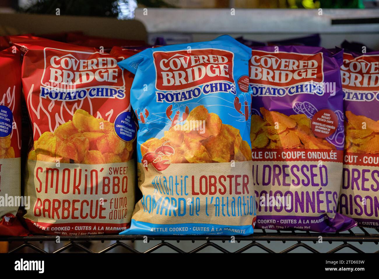 Covered Bridge Potato Chips - verschiedene Geschmacksrichtungen: Atlantischer Hummer, Smokin BBQ und alle gekleidet Stockfoto