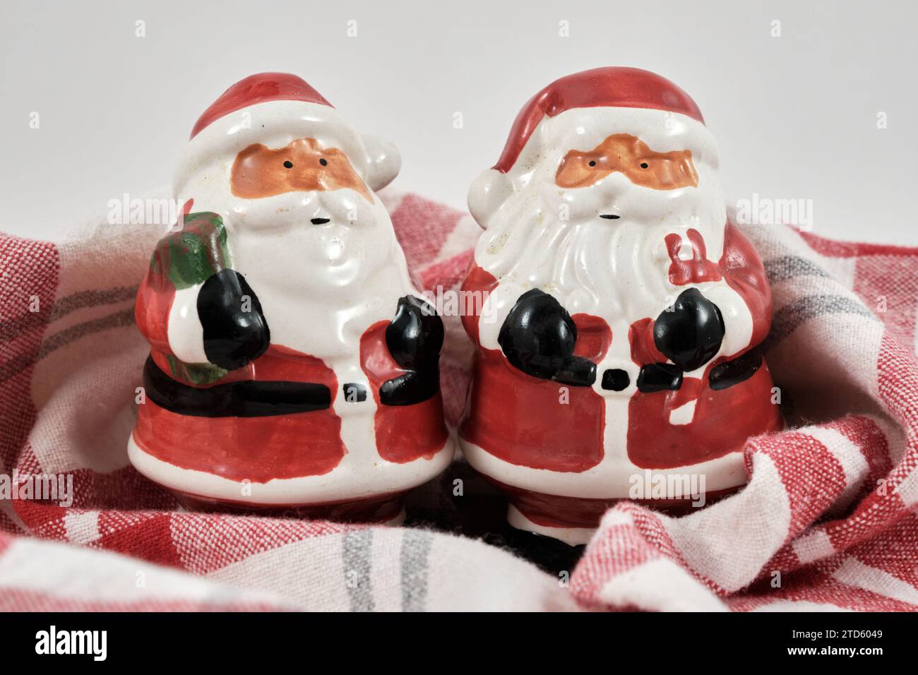 santas Salz- und Pfefferstreuer Stockfoto