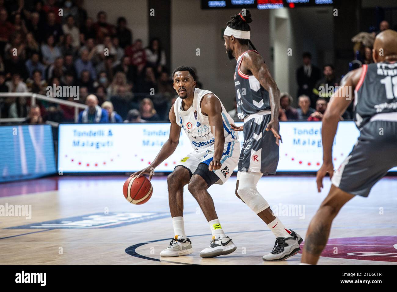 Semaj Christon (Germani Brescia) während des UNAHOTELS Reggio Emilia vs Germani Brescia, italienische Basketball Serie A Spiel in Reggio Emilia, Italien, 17. Dezember 2023 Stockfoto