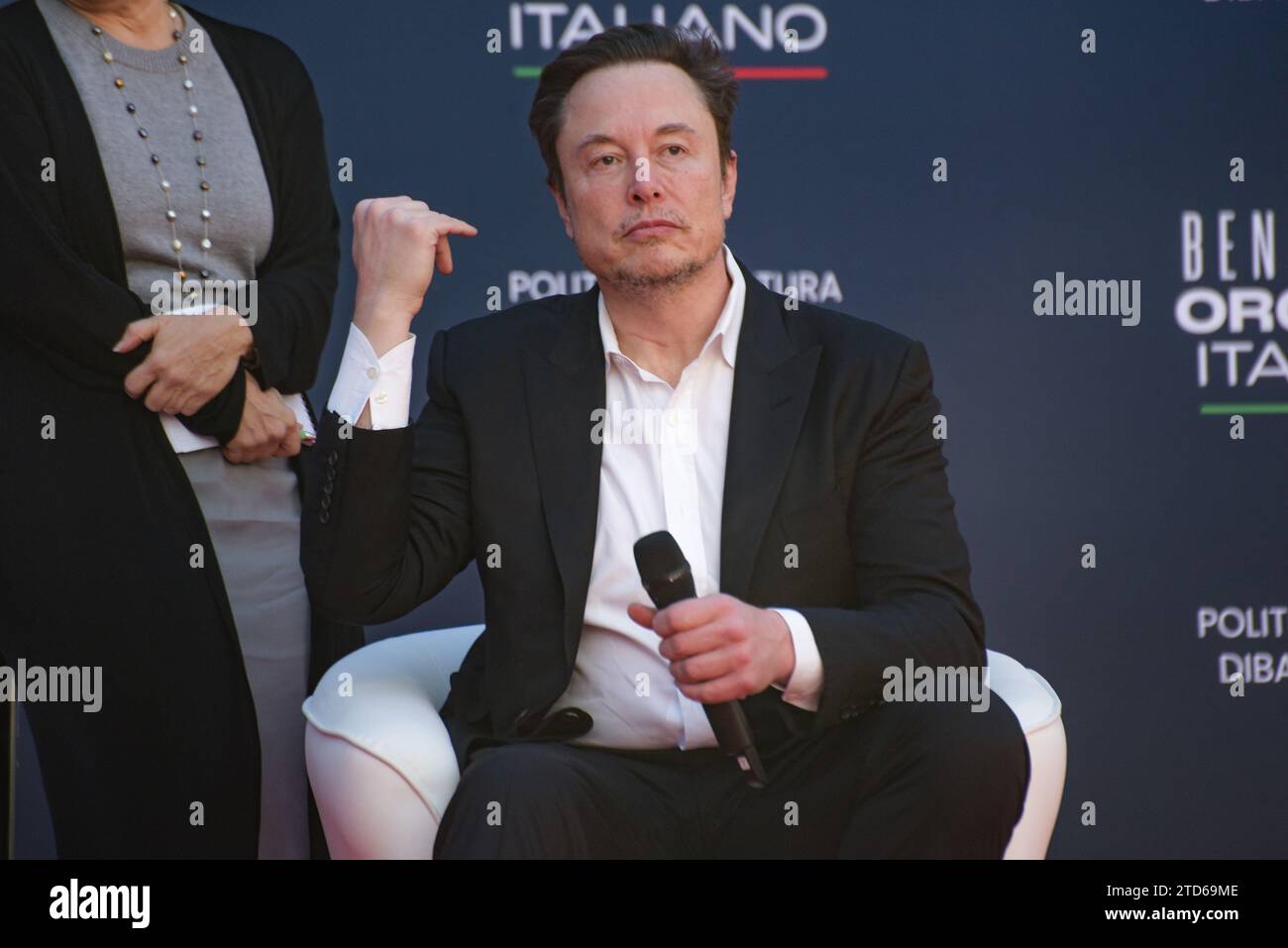 Rom, Italien. Dezember 2023. Elon Musk spricht auf der Atreju 2023, der Jahrestagung der rechten Partei Fratelli d’Italia in Rom. Quelle: SOPA Images Limited/Alamy Live News Stockfoto