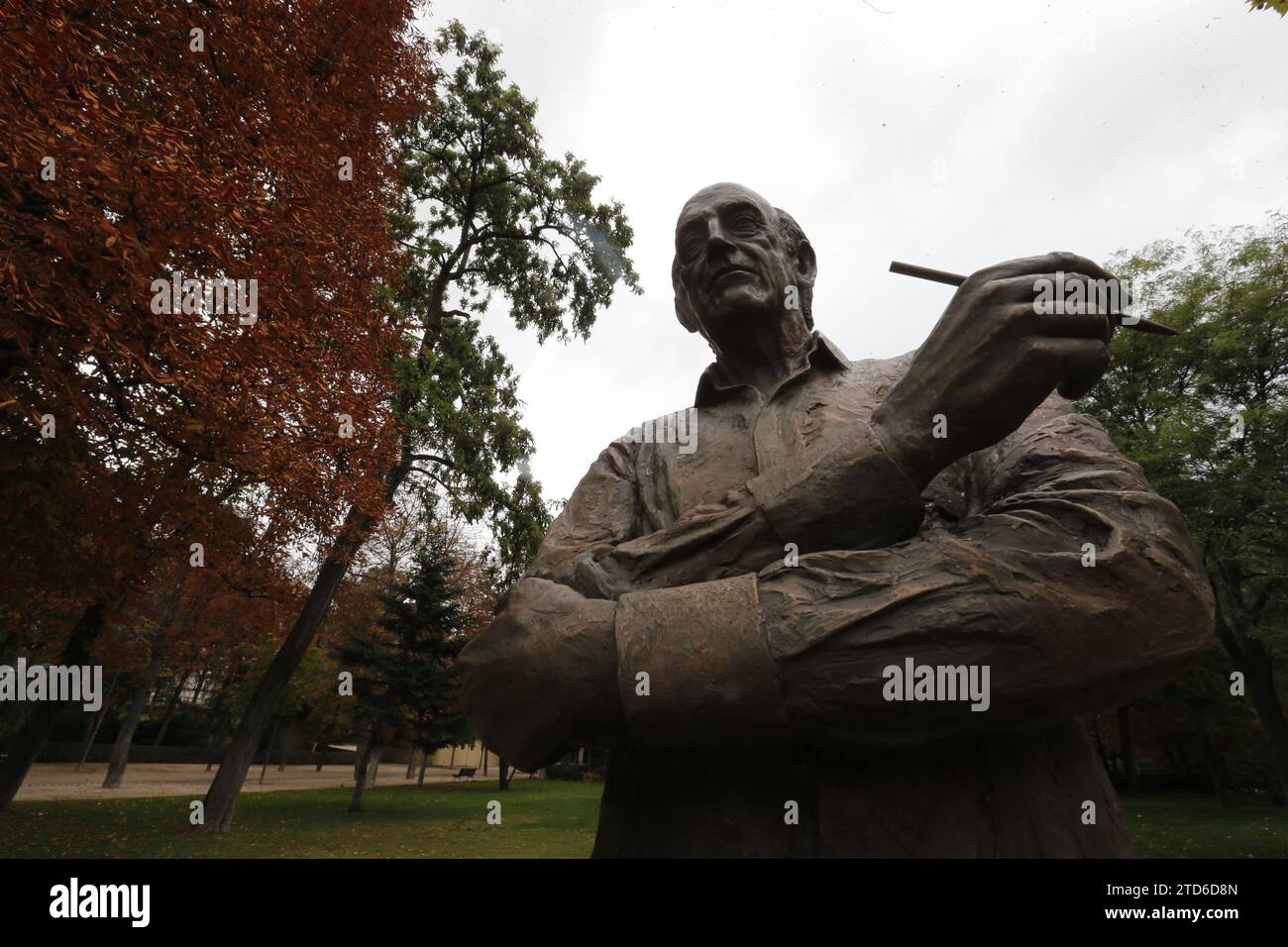 Madrid 09-10-2014/// Einweihung des Denkmals für Antonio Mingote im Retiro Park mit Anwesenheit seiner Witwe Isabel und der Bürgermeister Ana Botta Alvarez del Manzano und Ruiz Gallardon FOTO..JAIME GARCIA....ARCHDC...in das Bild. Quelle: Album / Archivo ABC / Jaime García Stockfoto