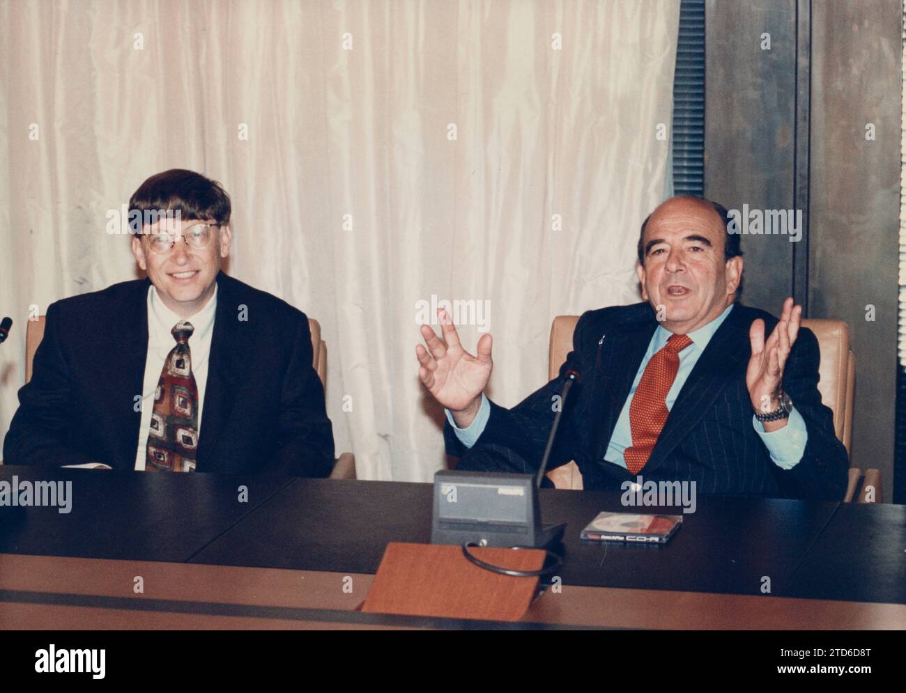 Madrid, 02.06.1997. Bill Gates mit Emilio Botín. Quelle: Album / Archivo ABC / Ramón Prieto Stockfoto