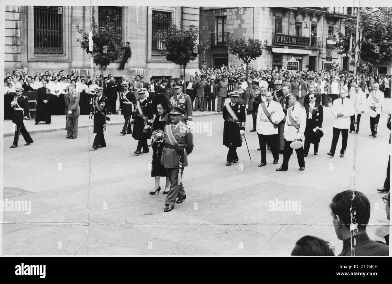 08/26/1956. Franco und Mrs. Carmen Polo führen die Veranstaltungen der Hundertjahrfeier von Menéndez Pelayo. Quelle: Album/Archivo ABC Stockfoto