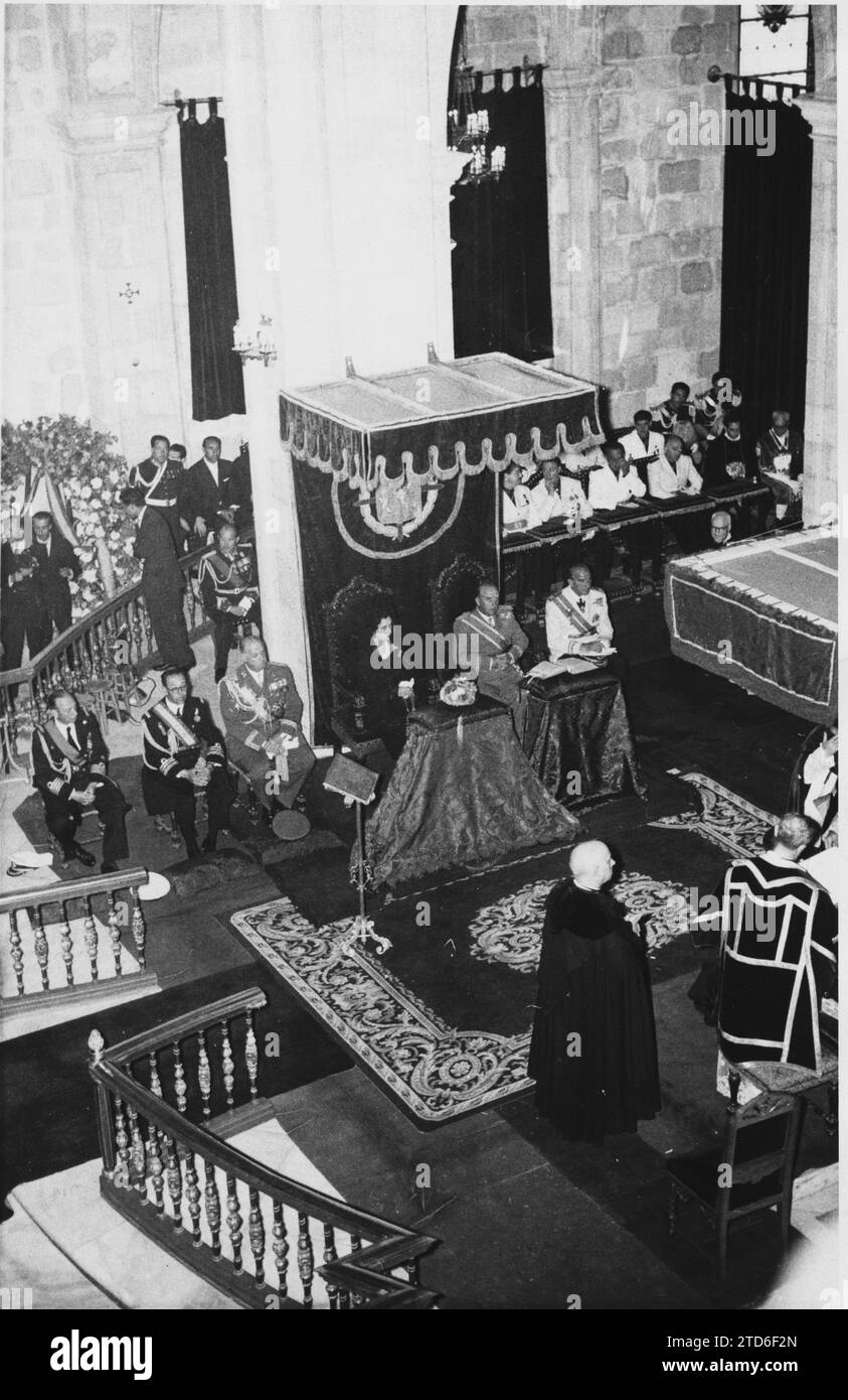 08/26/1956. Franco und Mrs. Carmen Polo führen die Veranstaltungen der Hundertjahrfeier von Menéndez Pelayo. Quelle: Album / Archivo ABC / Samot Stockfoto