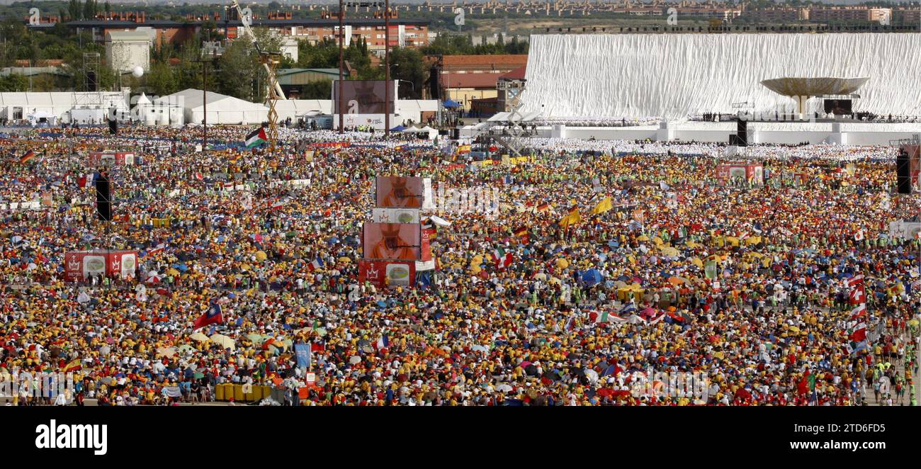 Madrid 08-21-2011 Abschlussmesse des Weltjubiläums auf dem Luftwaffenstützpunkt Cuatro Vientos, das von Papst Benedikt XVI., Foto Jaime Garcia Archdc, geleitet wurde. Quelle: Album / Archivo ABC / Jaime García Stockfoto