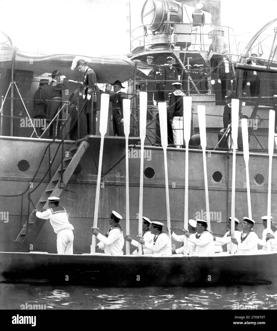 07/23/1922. St. Sebastian. Der Sommerurlaub der königlichen Familie HM der König (X), der das schwedische Kreuzfahrtschiff „Dristigheten“, Marine Guards School, besucht. Quelle: Album / Archivo ABC / Marín Stockfoto