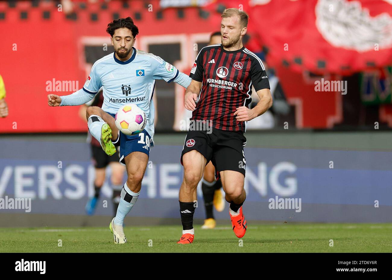 Bild: Immanuel Pherai (Hamburger SV, 10) Und Johannes Geis (1. FC ...