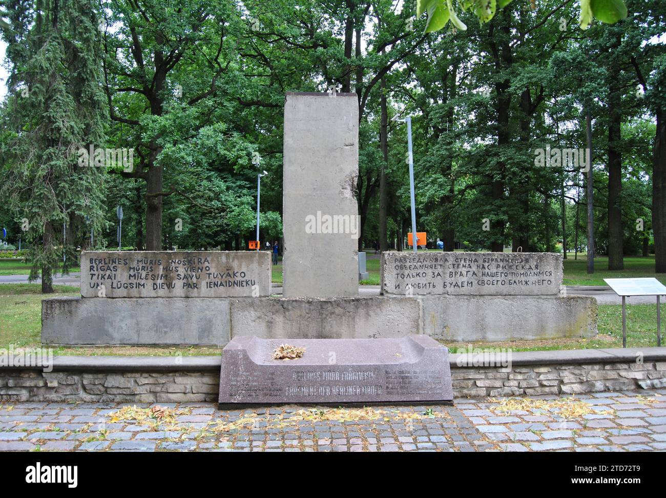 Berliner Mauerreste im Park Kronvalda in Riga, Lettland Stockfoto