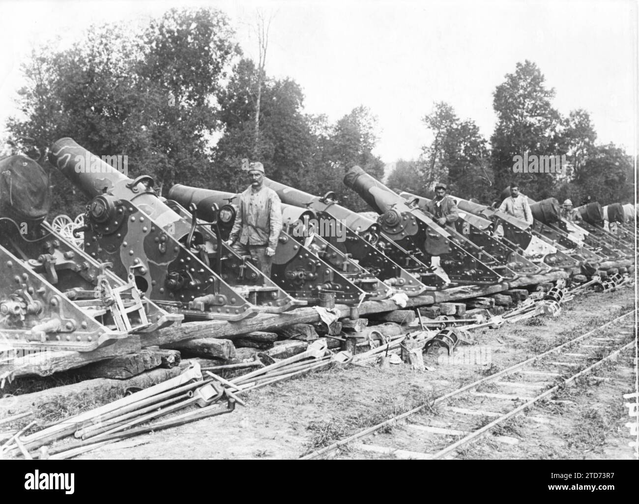 01/31/1916. Artillerie im Krieg. Französische Armee Großkaliber Mörserdepot hinten an der Schlachtlinie. Quelle: Album / Archivo ABC / Louis Hugelmann Stockfoto