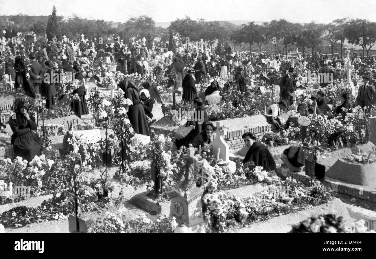 Madrid, 11.01.1917. Besuch der Friedhöfe. Auf dem Bild der Friedhof unserer Lieben Frau von La Almudena. Quelle: Album / Archivo ABC / José Zegri Stockfoto