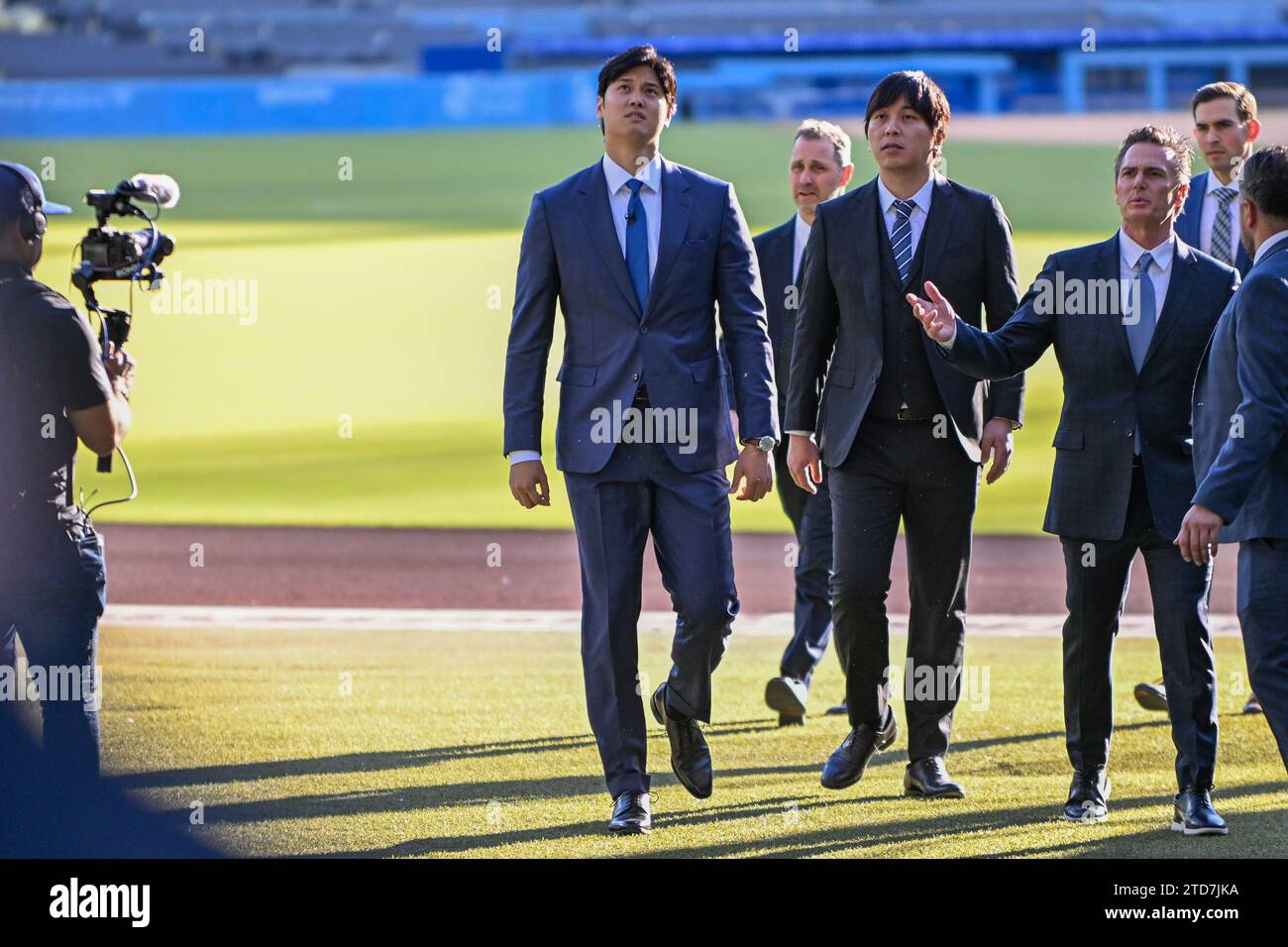 Shohei Ohtani wird auf einer Pressekonferenz der Los Angeles Dodgers am Donnerstag, den 14. Dezember 2023 in Los Angeles vorgestellt. (Dylan Stewart/Bild des Sports) Stockfoto