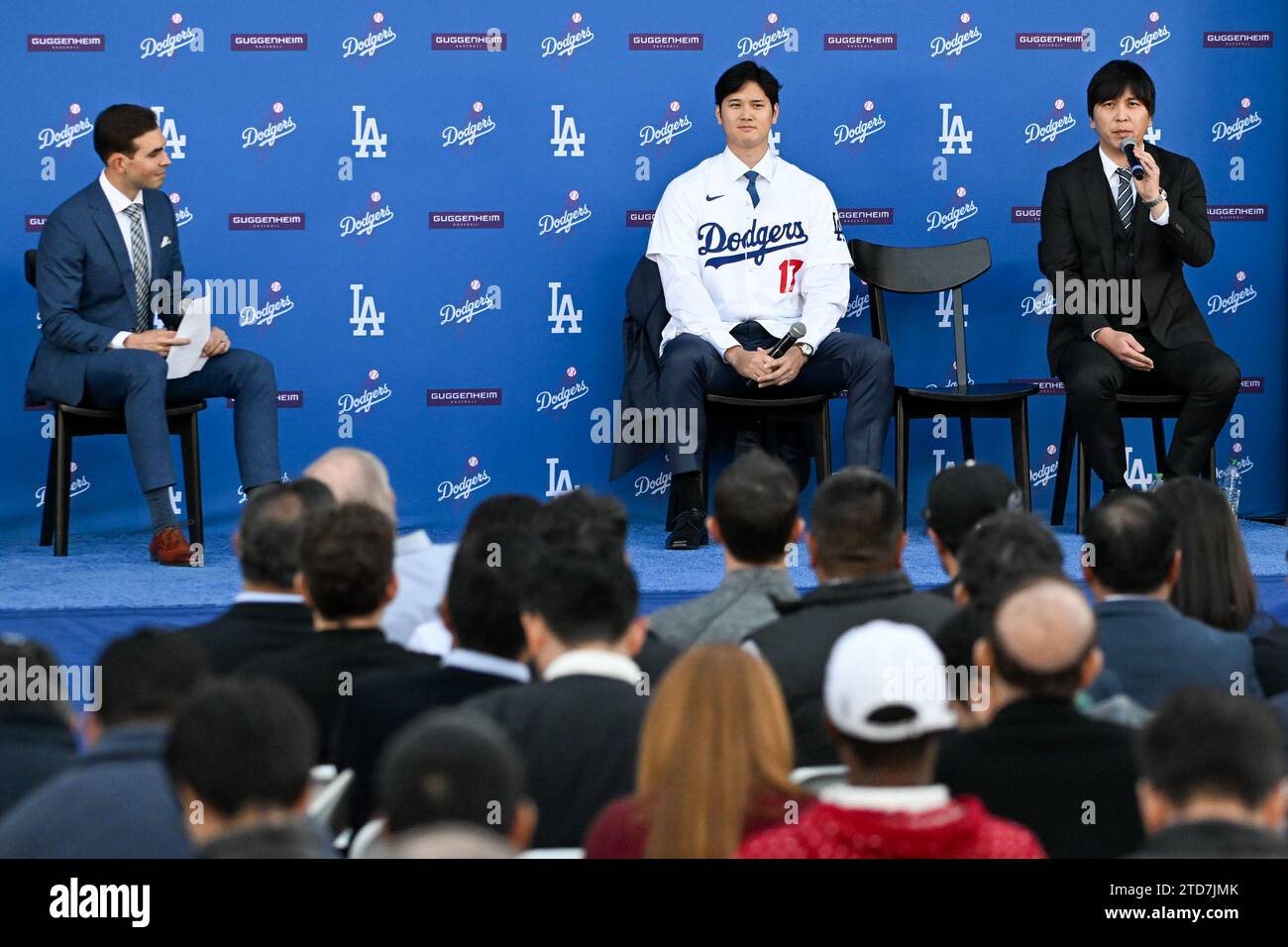 Shohei Ohtani wird auf einer Pressekonferenz der Los Angeles Dodgers am Donnerstag, den 14. Dezember 2023 in Los Angeles vorgestellt. (Dylan Stewart/Bild des Sports) Stockfoto