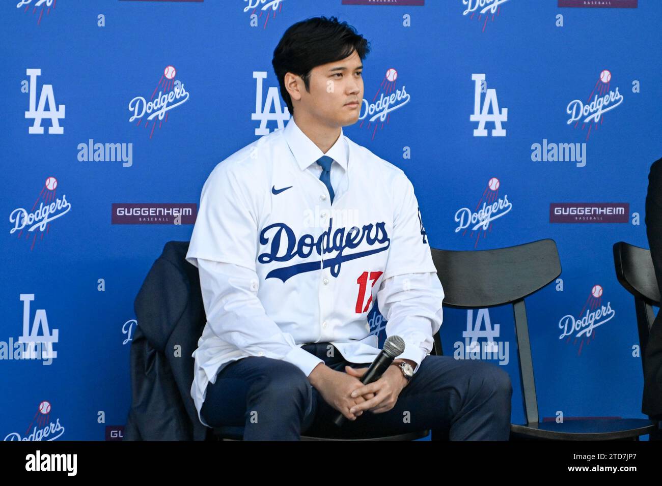 Shohei Ohtani wird auf einer Pressekonferenz der Los Angeles Dodgers am Donnerstag, den 14. Dezember 2023 in Los Angeles vorgestellt. (Dylan Stewart/Bild des Sports) Stockfoto