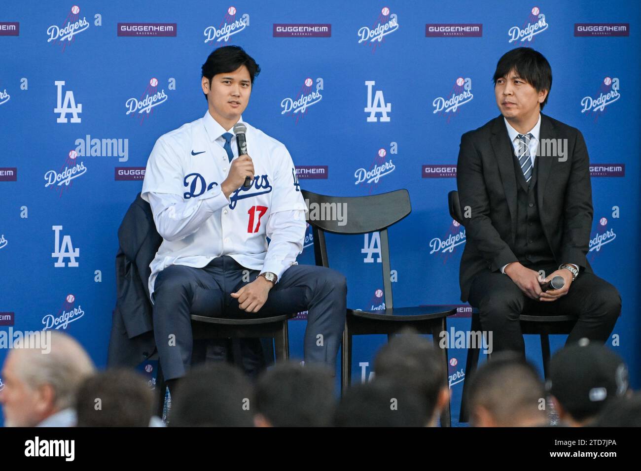 Shohei Ohtani wird auf einer Pressekonferenz der Los Angeles Dodgers am Donnerstag, den 14. Dezember 2023 in Los Angeles vorgestellt. (Dylan Stewart/Bild des Sports) Stockfoto