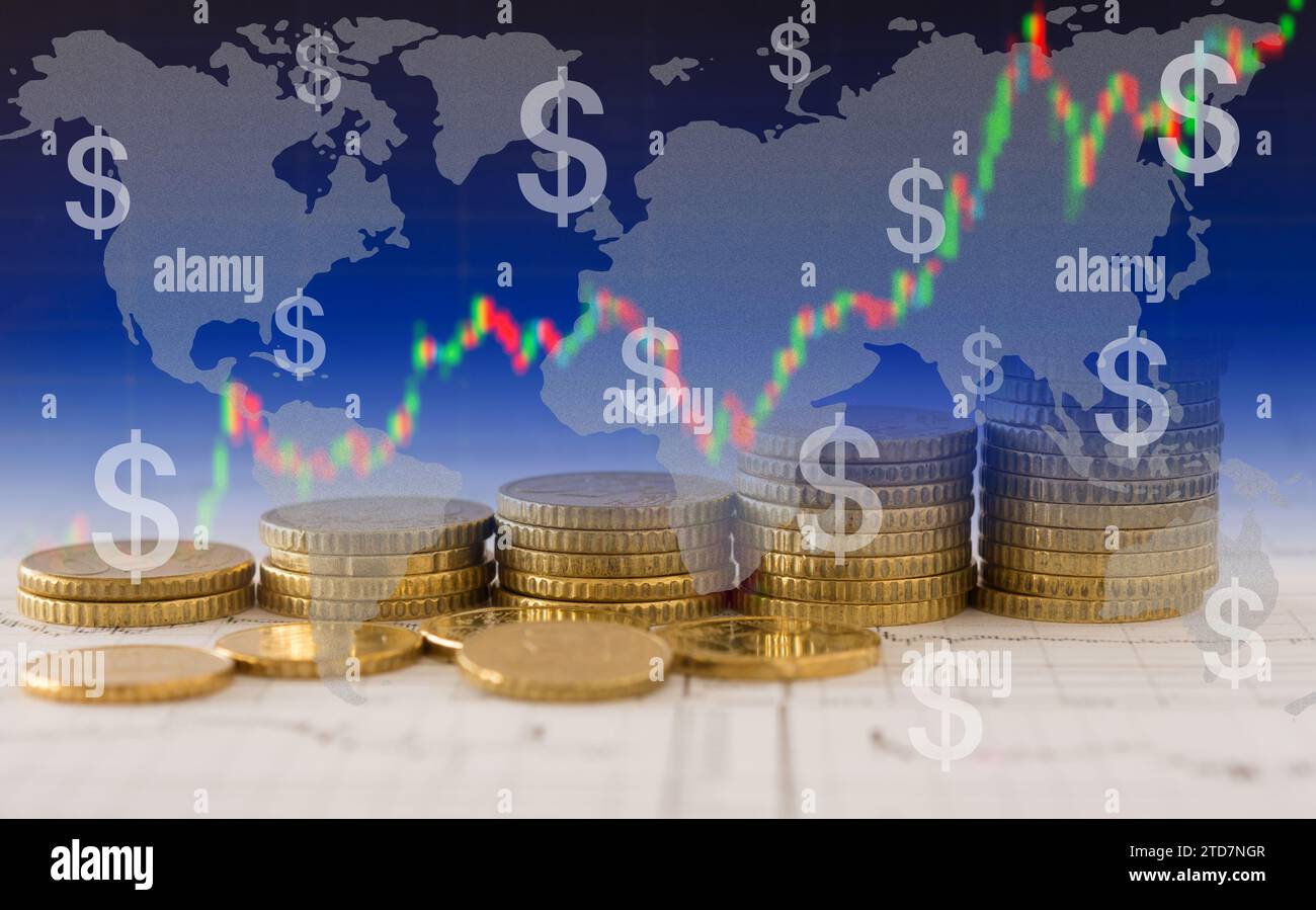 Globales Finanzierungskredit-Konzept. Doppelbelichtung Kreditkarte, Weltkarte, Dollar. Stockfoto