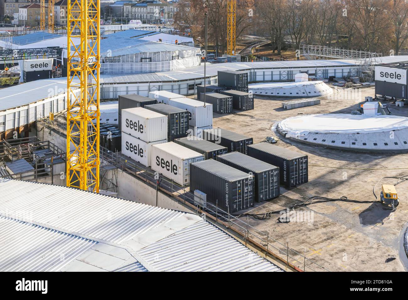 Das Dach des neuen Durchgangsbahnhofs ist geschlossen. Jetzt erhalten die charakteristischen Lichtaugen ihre Glasaugen. // 07.12.2023: Stuttgart, Baden-Württemberg, Deutschland, Europa *** das Dach des neuen Durchgangsbahnhofs ist geschlossen die charakteristischen Lichtaugen haben nun ihre Glasaugen 07 12 2023 Stuttgart, Baden Württemberg, Deutschland, Europa Stockfoto